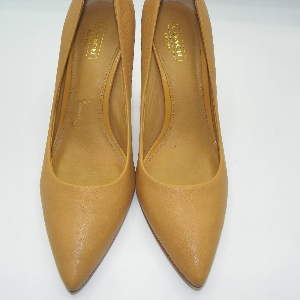 COACH TAN PUMPS SZ 8 PERFECT!